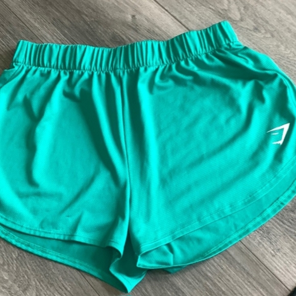 Gymshark Loose Fit Training Shorts Small Green - Picture 3 of 8
